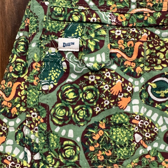 Duluth Trading Company green gardening, short overalls - Picture 2 of 4